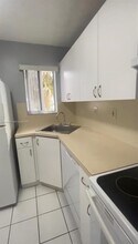 2690 W 76th St in Hialeah, FL - Building Photo - Building Photo
