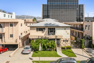 Casa Carrie in Los Angeles, CA - Building Photo - Building Photo