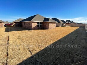 3613 Northover Ridge Dr in Yukon, OK - Building Photo - Building Photo