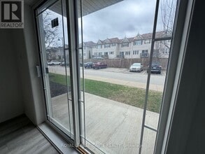 5 Sidney Ln in Bowmanville, ON - Building Photo - Building Photo