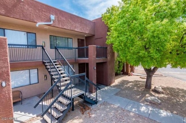 3810 N Maryvale Pkwy in Phoenix, AZ - Building Photo - Building Photo