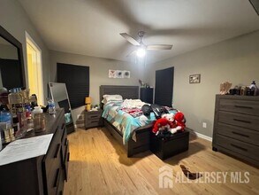 17 Thomas St in South River, NJ - Building Photo - Building Photo