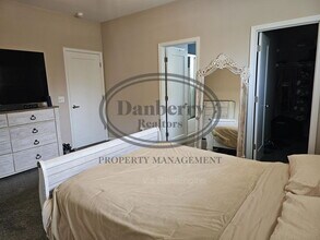 6625 Wesley Dr in Walbridge, OH - Building Photo - Building Photo