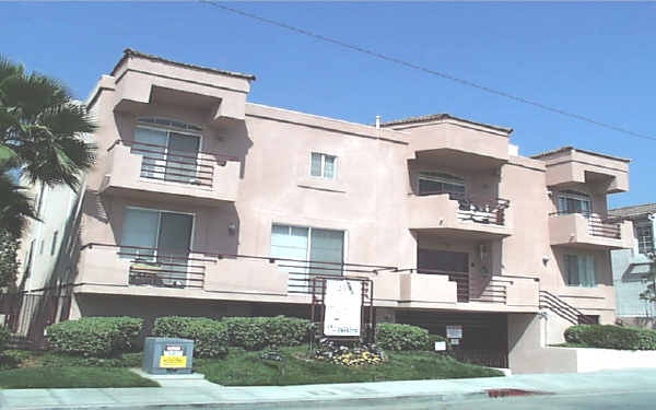 Buena Vista Luxiry Apartments in Burbank, CA - Building Photo - Building Photo