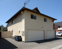 7611 Volga Dr in Huntington Beach, CA - Building Photo - Building Photo