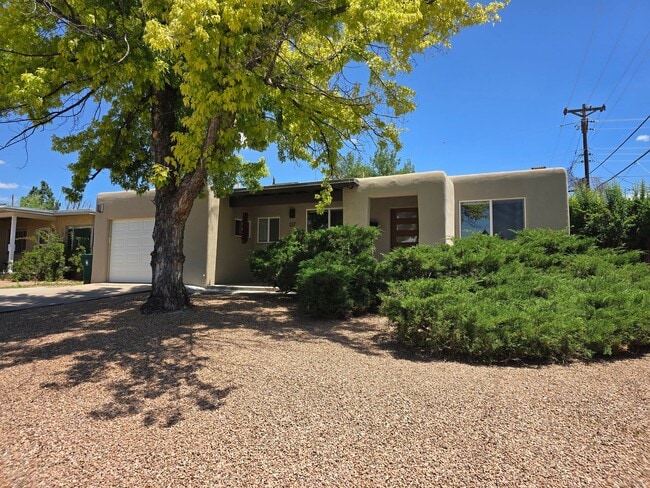 127 Sereno Dr in Santa Fe, NM - Building Photo - Building Photo