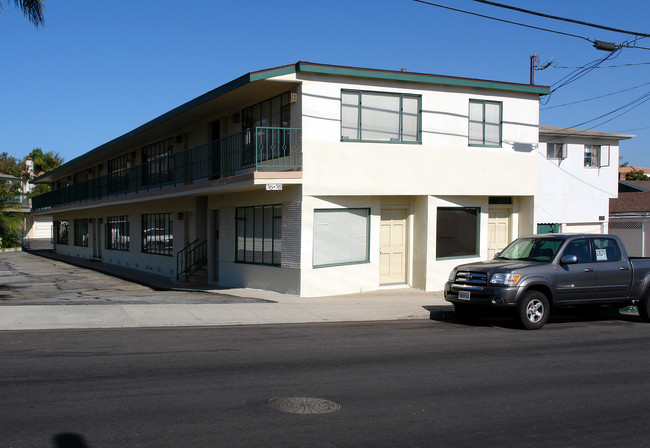 515-519 Center St in El Segundo, CA - Building Photo - Building Photo