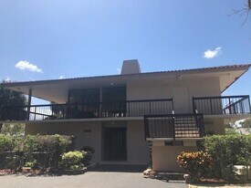 5280 NW 2nd Ave in Boca Raton, FL - Building Photo