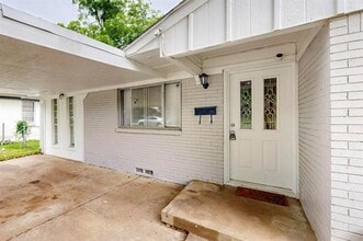 307 E 15th St in Irving, TX - Building Photo - Building Photo