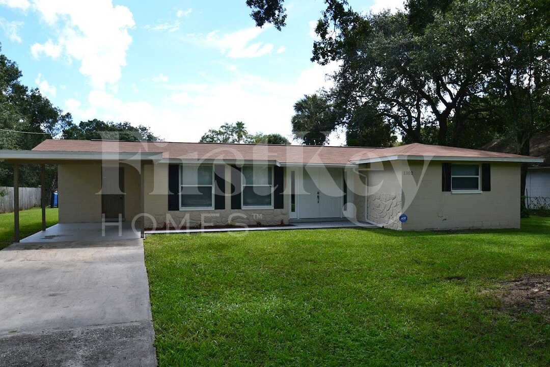 1302 S 58th St in Tampa, FL - Building Photo