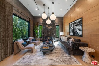 17228 Otsego St in Los Angeles, CA - Building Photo - Building Photo