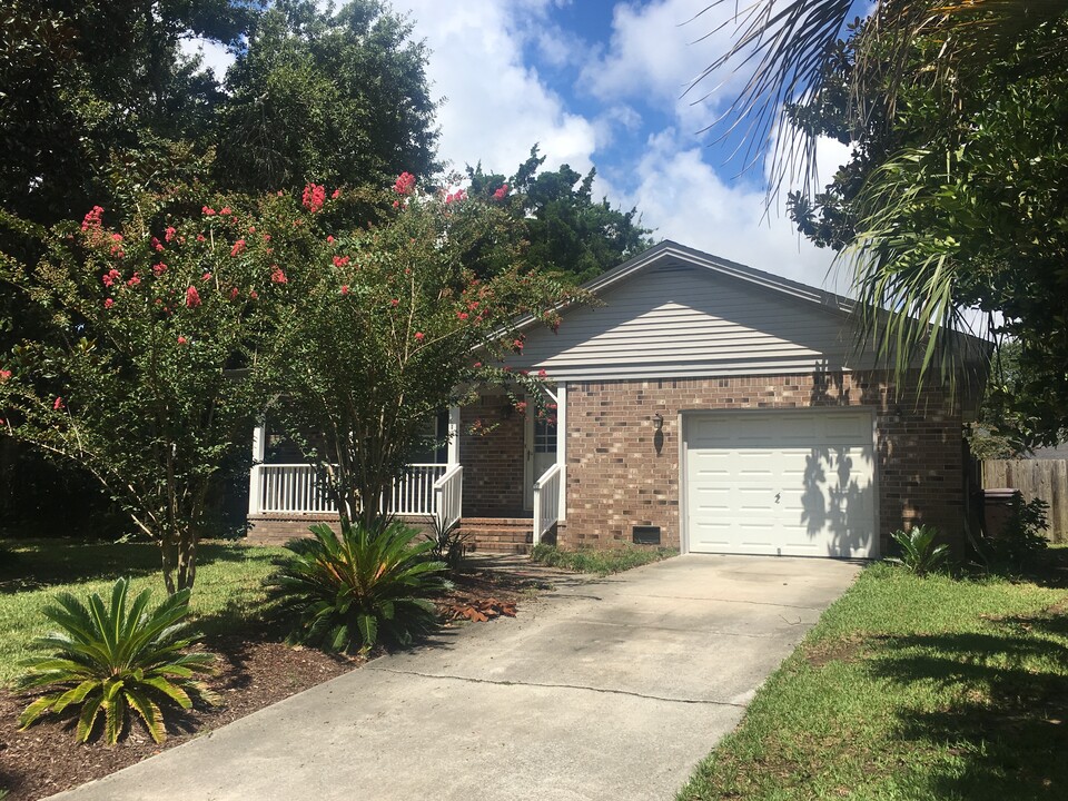 1119 Inlet Cove Ct in Mount Pleasant, SC - Building Photo