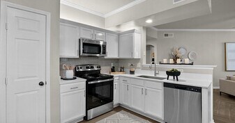 558 Kingwood Dr in Houston, TX - Building Photo