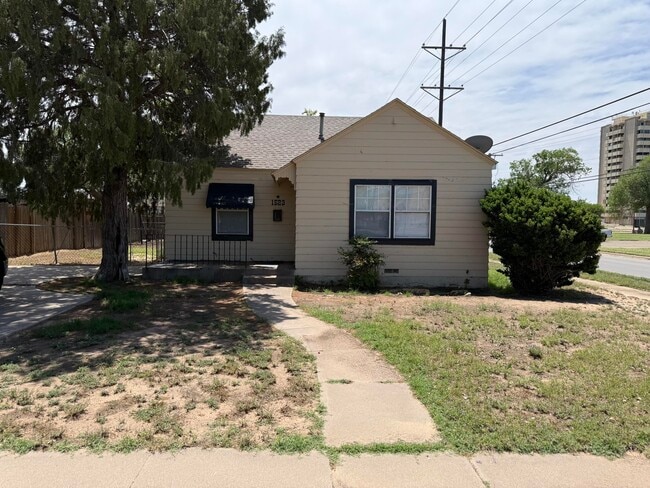 property at 1523 25th St