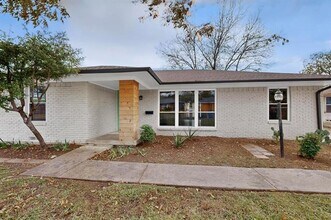 2812 San Medina Ave in Dallas, TX - Building Photo - Building Photo