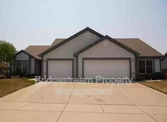 property at 1632 Tamworth Cir