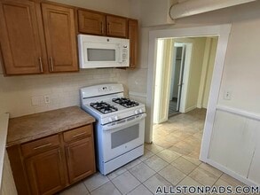 524 Cambridge St, Unit 1 in Boston, MA - Building Photo - Building Photo