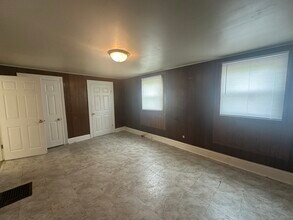 317 Highland Ave, Unit Lower in Beloit, WI - Building Photo - Building Photo