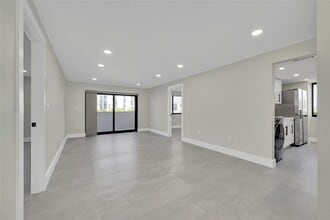 6725 Harding Ave in Miami Beach, FL - Building Photo - Building Photo