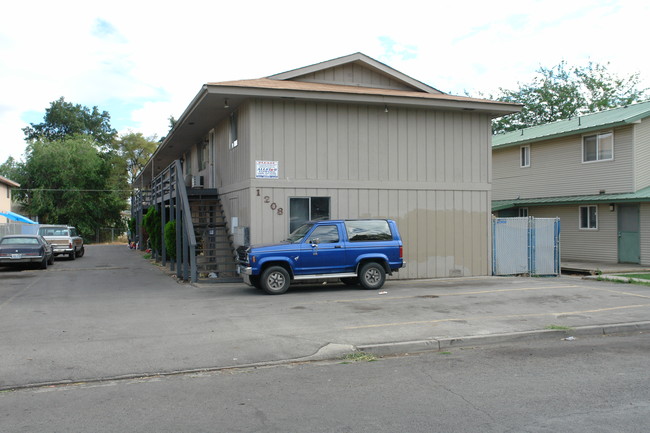 1208 Willow St in Yakima, WA - Building Photo - Building Photo