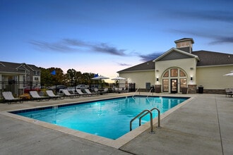 Residence at Cook's Pointe in Marysville, OH - Foto de edificio - Building Photo