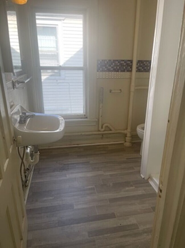 1102 Carbon St in Syracuse, NY - Building Photo - Building Photo