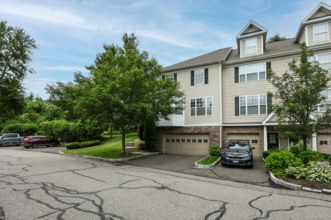 39 Faith Ln in Danbury, CT - Building Photo - Building Photo