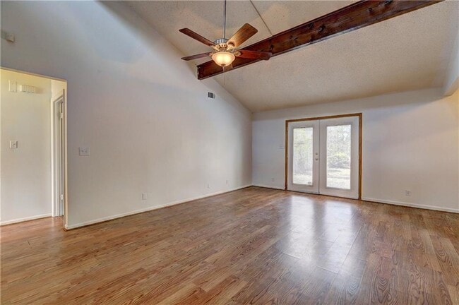 5587 General Harris Dr in Macon, GA - Foto de edificio - Building Photo