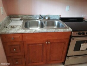 5737 Shore Blvd S in Gulfport, FL - Building Photo - Building Photo