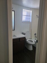 2005 Joy St, Unit #2 in Edinburg, TX - Foto de edificio - Building Photo