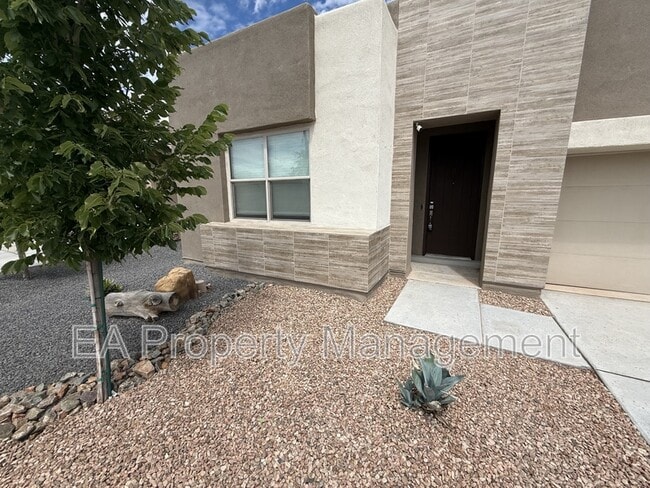 6913 Cleary Loop NE in Rio Rancho, NM - Building Photo - Building Photo
