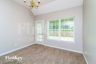 4805 Enclave Dr in Union City, GA - Building Photo - Building Photo