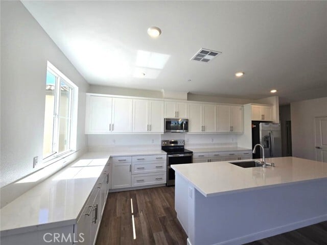 27036 Banjo St