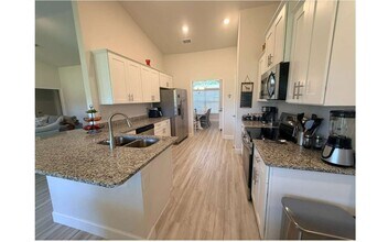 297 SW Silverpalm Dr in Lake City, FL - Foto de edificio - Building Photo