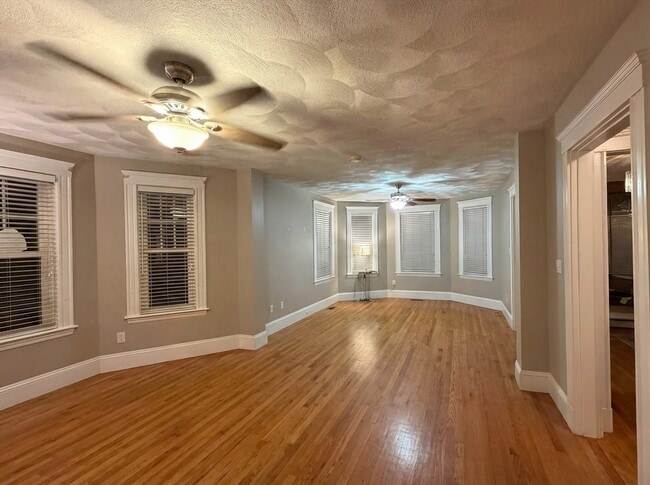 112 Boston Ave in Somerville, MA - Building Photo - Building Photo