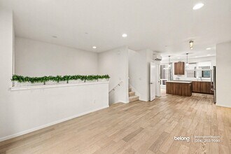 18107 65th Ave NE in Kenmore, WA - Building Photo - Building Photo