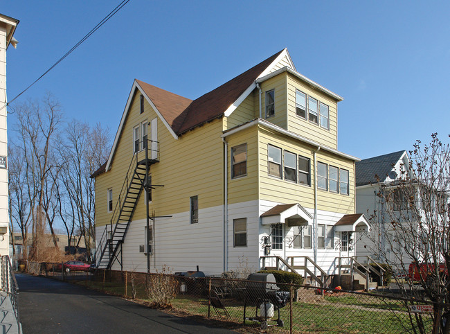 294-296 Tolland St in East Hartford, CT - Building Photo - Building Photo