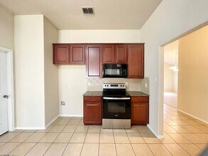 8441 Little Fawn Ln in Dallas, TX - Building Photo - Building Photo