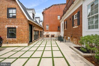 2007 Wyoming Ave NW in Washington, DC - Foto de edificio - Building Photo