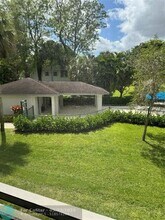 4200 Oaks Terrace in Pompano Beach, FL - Building Photo - Building Photo