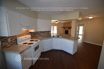 4826 Canterbury Dr in Land O Lakes, FL - Foto de edificio - Building Photo