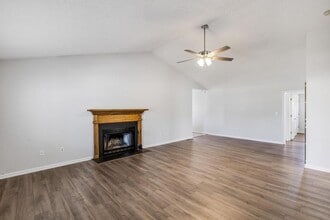 130 Kanton Dr in Jacksonville, NC - Building Photo - Building Photo