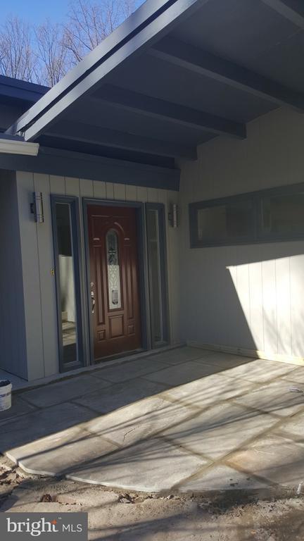 7425 Dulany Dr in McLean, VA - Building Photo - Building Photo