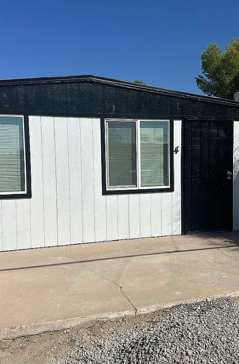 133 W Birdman Dr in Tucson, AZ - Building Photo