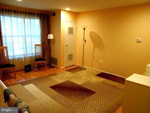 441 Tomlinson Rd-Unit -E16 in Philadelphia, PA - Building Photo - Building Photo
