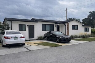1201 N 16th Ave in Hollywood, FL - Building Photo