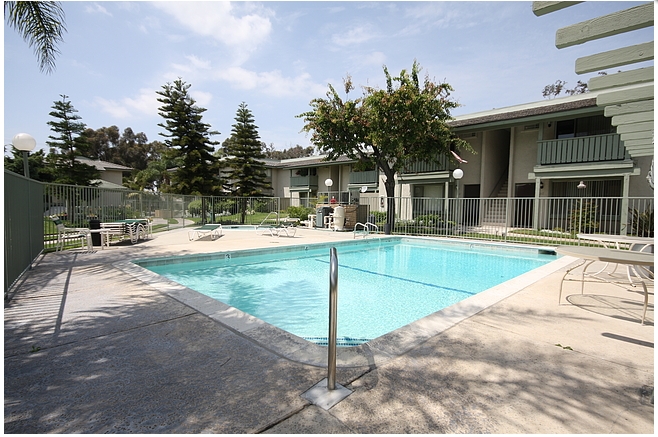 Robin Meadows Orange in Orange, CA - Building Photo