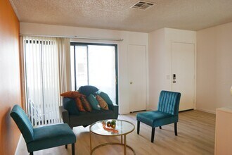 437 S Calle El Segundo in Palm Springs, CA - Building Photo - Building Photo