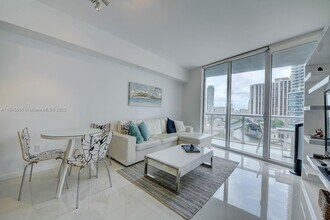 465 Brickell Ave, Unit 904 in Miami, FL - Building Photo - Building Photo