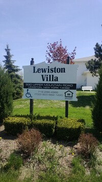 Lewiston Villa in Lewiston, NY - Foto de edificio - Building Photo